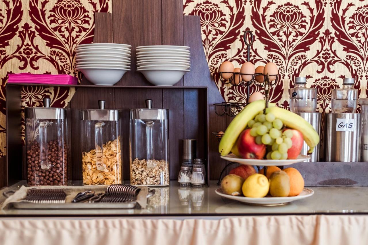 Hotel Marisa Albenga Luaran gambar