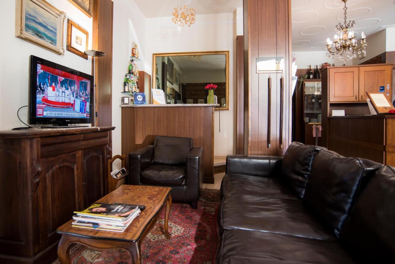 Hotel Marisa Albenga Luaran gambar