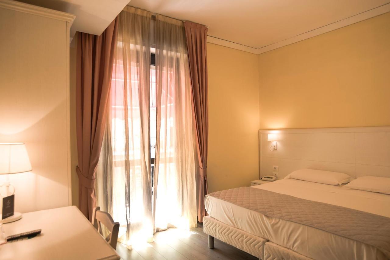 Hotel Marisa Albenga Luaran gambar