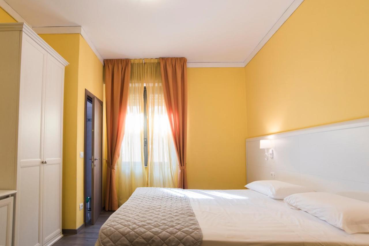 Hotel Marisa Albenga Luaran gambar