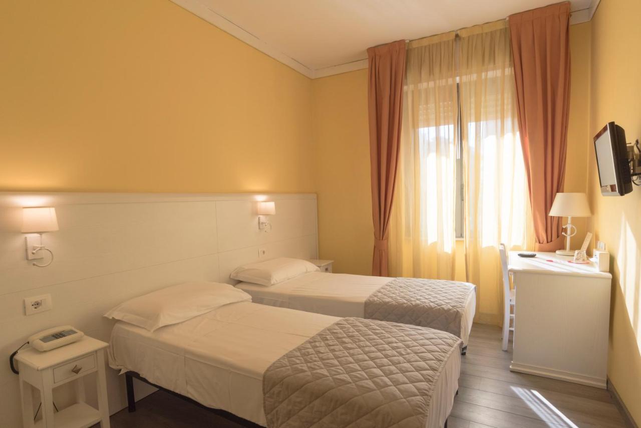 Hotel Marisa Albenga Luaran gambar