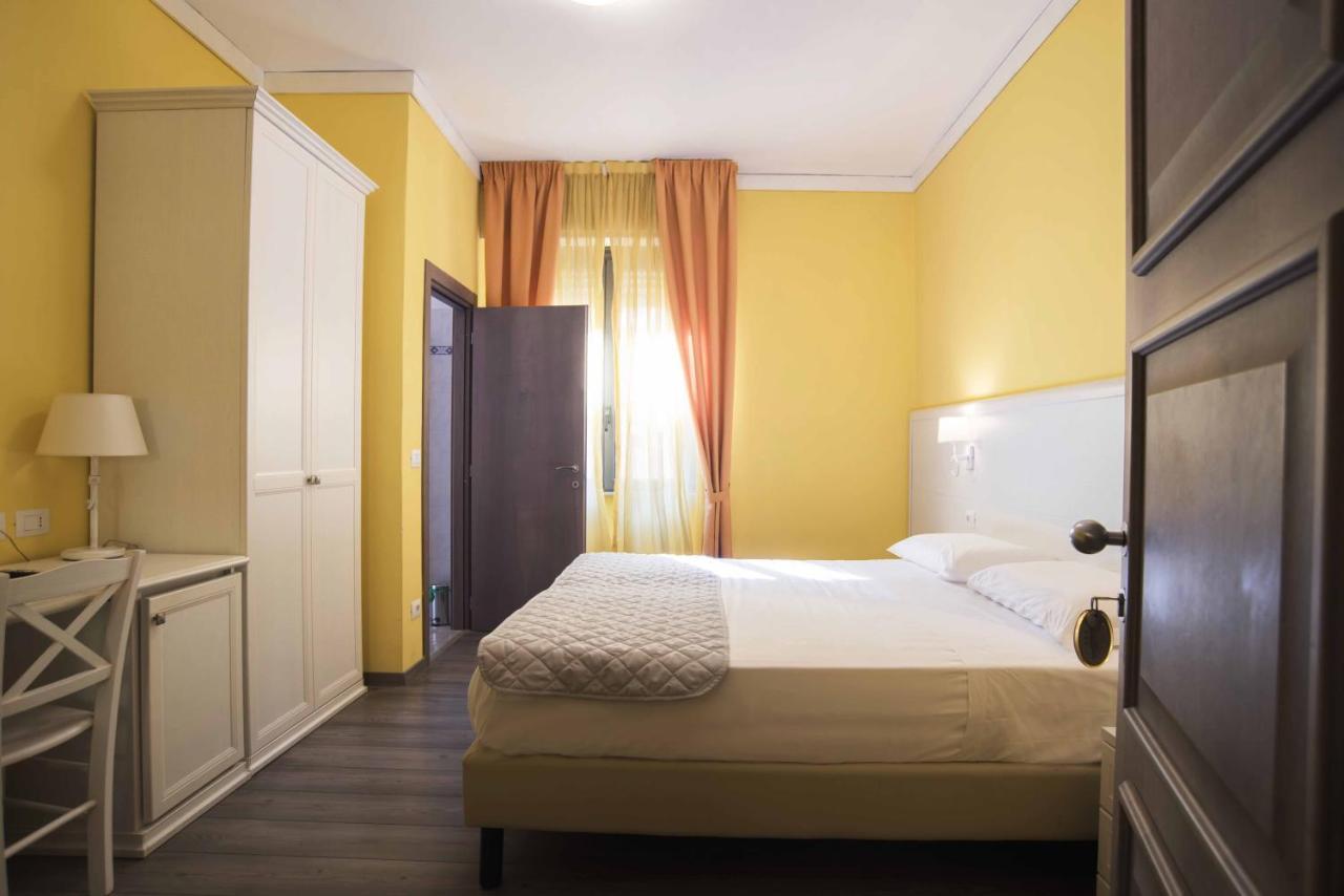 Hotel Marisa Albenga Luaran gambar
