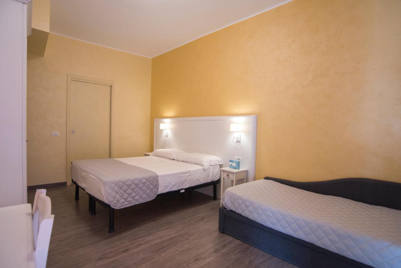 Hotel Marisa Albenga Luaran gambar